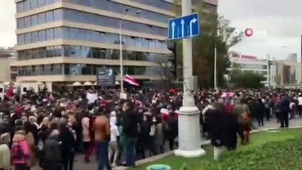 Lukaşenko'ya verilen istifa süresinin dolması ile Belarus sokakları yeniden karıştı
