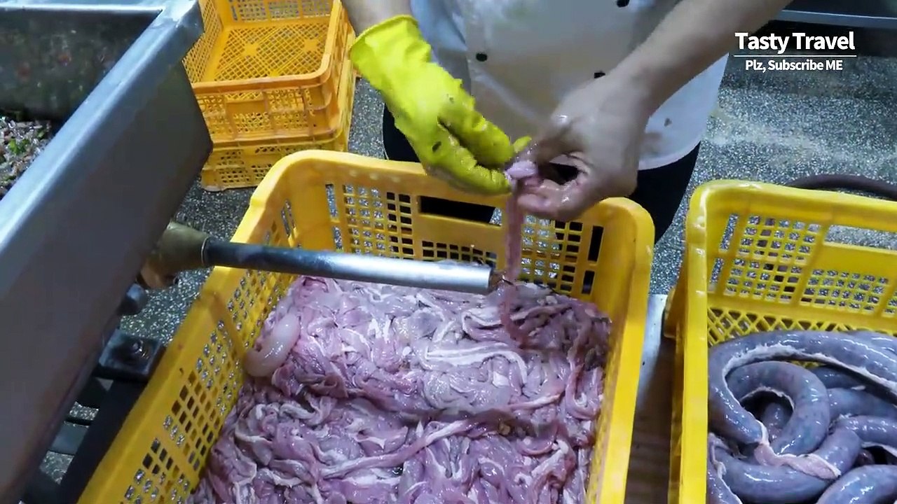 Koreans' favorite food Sundae,  Making Korean Sausages