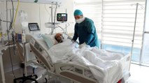 Pandemi ile mücadele eden doktor, corona virüsü hastası babasını kaybetti