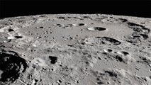 NASA ने चांद पर ढूंढा पानी,देखिए कैसे चांद की सतह पर गिर रहा है पानी । Boldsky