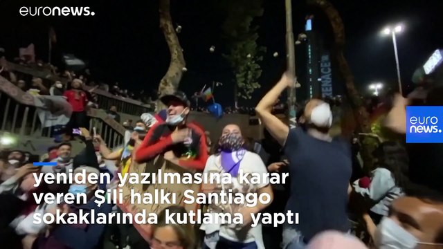 Şili'de halk anayasanın yeniden yazılmasını istedi