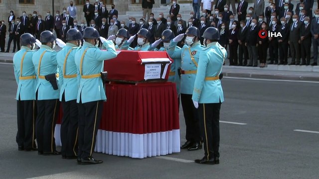 - Eski Sağlık Bakanı Osman Durmuş için TBMM’de tören düzenlendi