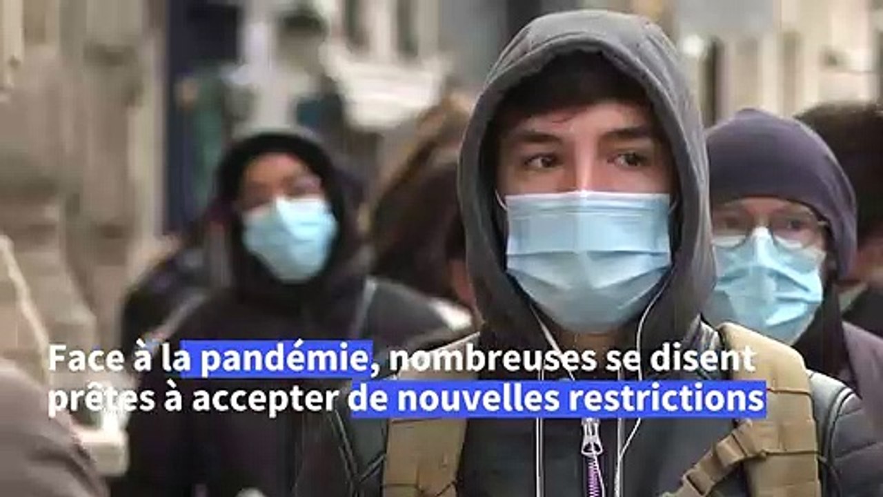 Covid: les files d'attentes s'allongent devant les centres de test