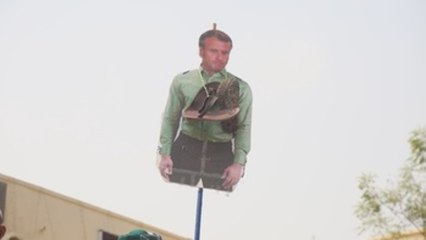 Miles de islamistas critican en Bangladesh a Macron por supuesta islamofobia