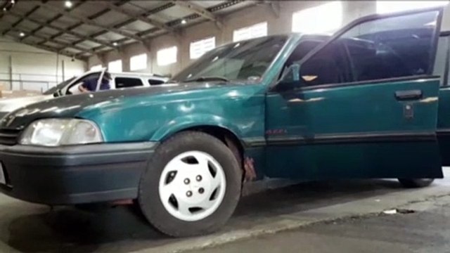 Receita Federal de Cascavel apreende Monza carregado com pneus contrabandeados