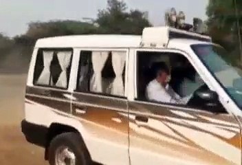 आगामी त्योहारों को लेकर आतिशबाजी दुकानों का अधिकारियों ने लिया जायजा