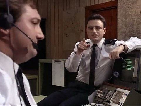 The Bill S08E54 Snakes and Ladders