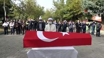 Kalp krizinden vefat eden Gaziantep Emniyet Müdür Yardımcısı Nadirgil, Isparta’da toprağa verildi