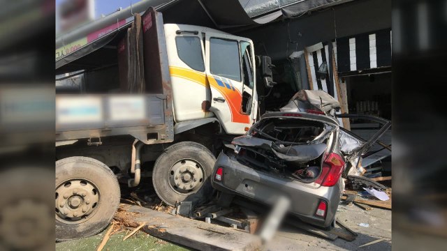 세종, 화물차가 승용차 들이받은 뒤 음식점 돌진...4명 다쳐 / YTN