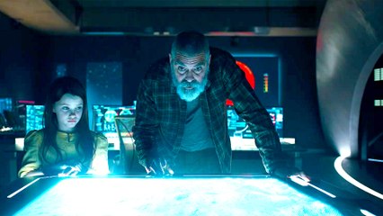 The Midnight Sky on Netflix - Official Trailer