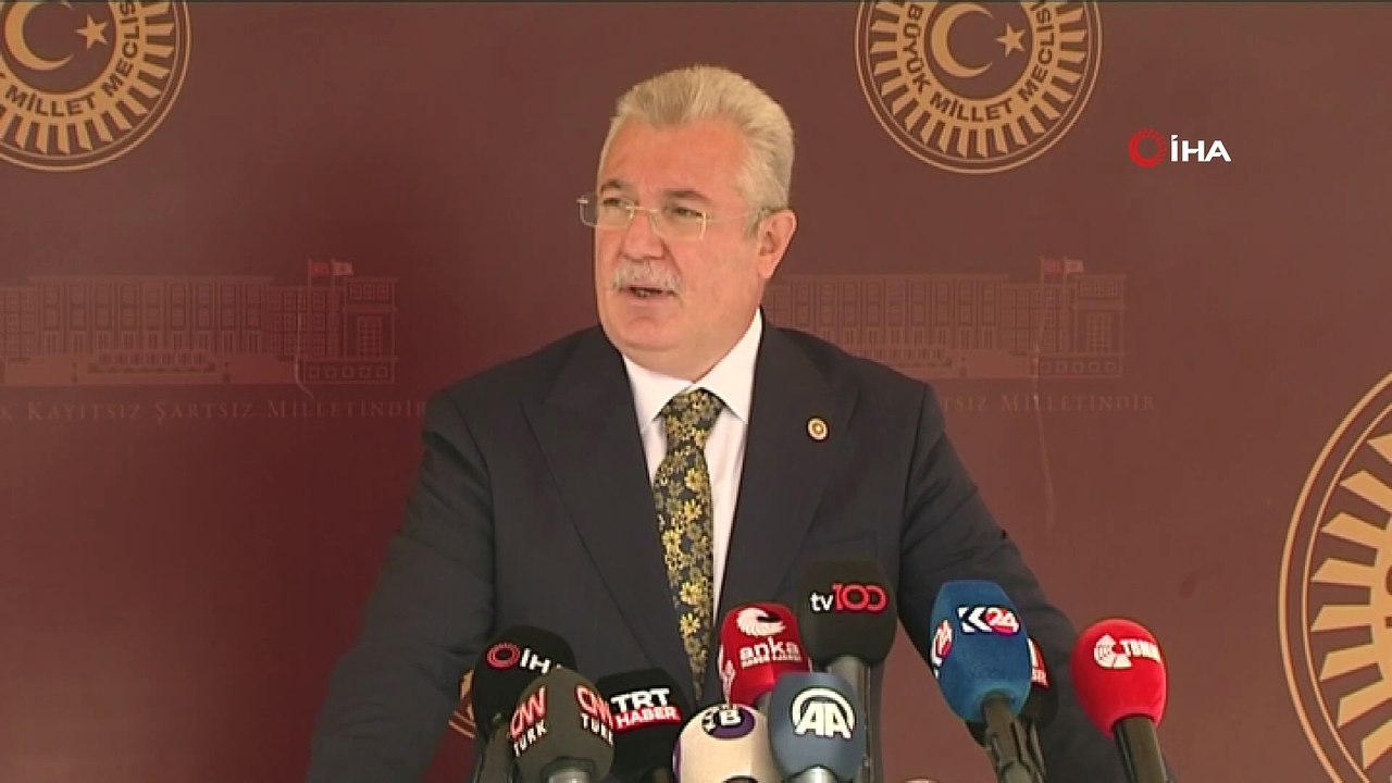 AK Parti Grup Başkanvekili Muhammed Emin Akbaşoğlu:' Batı merkezli küresel düzen can çekişmektedir. Avrupa Birliği içinde bir liderlik yarışı şeklinde özetleyebileceğimiz iç mücadelenin aslında bir malzemesi haline getirdikleri İslam düşmanl