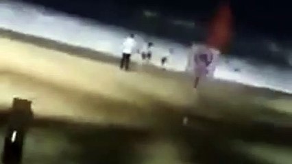 Bão số 9: Sóng rất lớn, đánh tràn bờ vào thẳng đường bộ tại Nha Trang