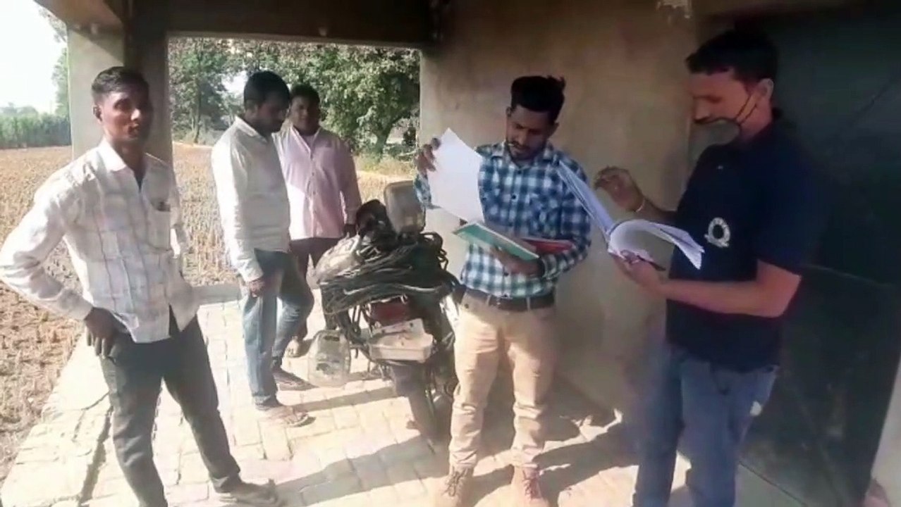 विद्युत विभाग की टीम ने चलाया डिस्कनेक्शन अभिया...