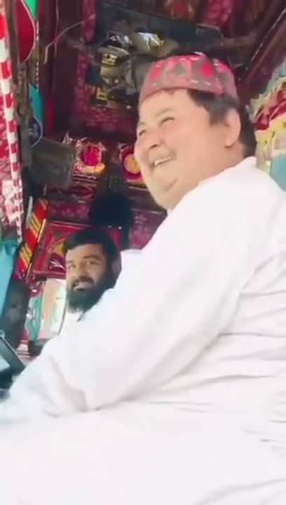 پیر_سوہنا_ٹرک_کے_اندر_انجوائے_کرتے_ہوے