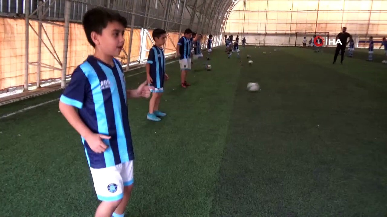 Oğlunun Futbol Aşkı Anneye Futbol Kulübü Kurdurdu