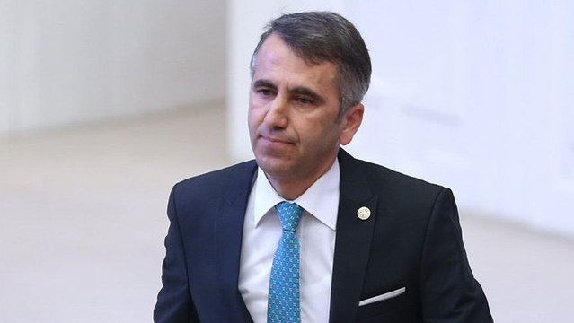 Coronaya yakalanan CHP’li vekil: Testi pozitif çıkan oğlumla uyudum, bunu tüm babalar yapar