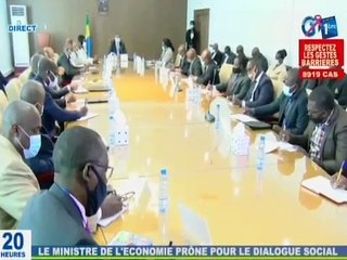 RTG - Réunion entre le Ministre de l’économie, Jean Marie OGANDAGA et les centrales syndicales sous tutelles