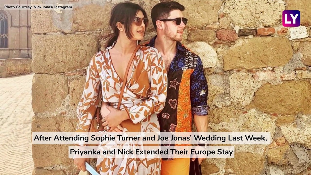 Priyanka Chopra and Nick Jonas Slow Dancing In...