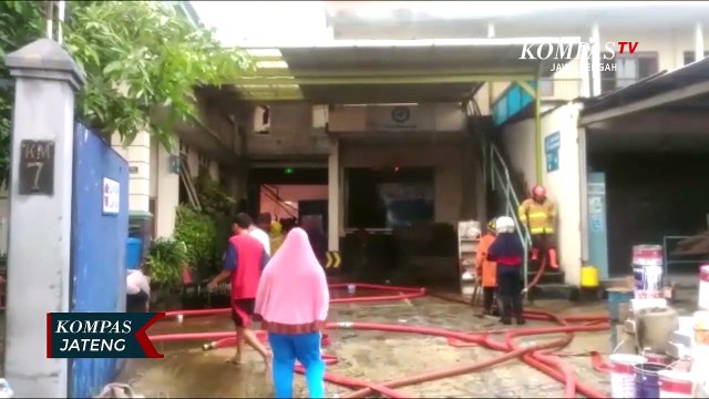 Pabrik Pengolahan Kayu Terbakar