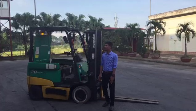 Xe nâng điện 2 tấn Komatsu FE20EX-11. Nổi bật vượt trội so với xe nâng dầu?