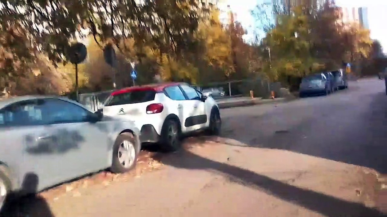 Bike ride between Krasno Selo and National Palace of Culture metro stations