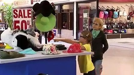 اشتعلت شبكة العنكبوت هذا الصبي  Spinnennetz hat diesen Jungen gefangen  Паутина поймала этого мальчика