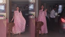 Kareena Kapoor खास अंदाज में हुई Spot, Viral हुआ Cute Look; FULL VIDEO | Boldsky