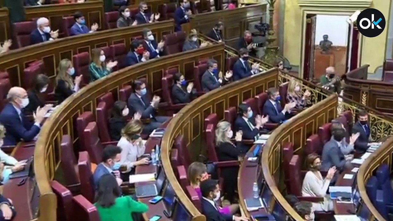 Sánchez confunde a Casado consigo mismo: "Gracias señor Sánchez"