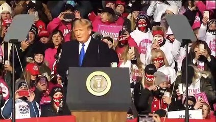 A J-7, Donald Trump promet une super-reprise et Joe Biden d'endiguer le virus