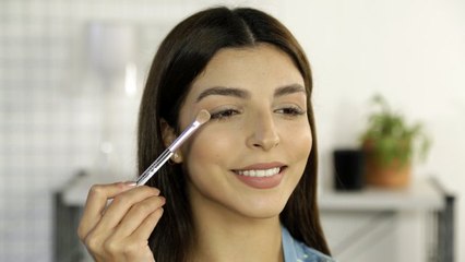 تطويل الرموش وتكثيف الرموش بـ7 حيل مسكره