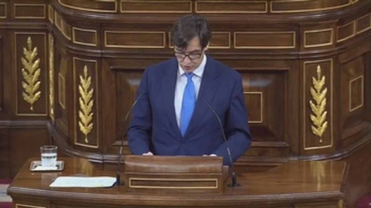 Illa admite críticas por estar en un acto