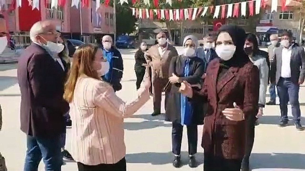 CHP Milletvekili Karaca 29 Ekim törenini terk etti: İlçe başkanı değil, devletin kaymakamısınız