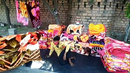 सर्दी की दस्तक के साथ ही दिखने लगे ऊनी वस्त्र