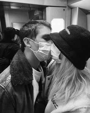 Chloé Jouannet, la fille d’Alexandra Lamy, dévoile son compagnon, le jeune acteur Sandor Funtek