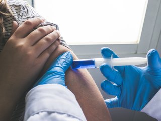 A l'heure du #reconfinement, où en est la recherche sur le vaccin contre le covid-19?