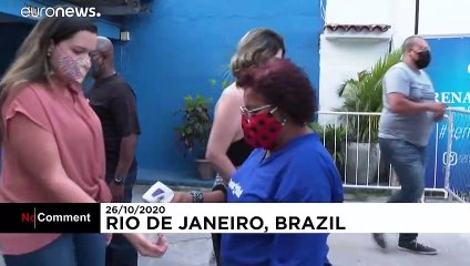 Brésil : le retour prudent de la samba à Rio