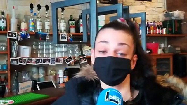 Reconfinement : Ça va être une catastrophe , Laura, serveuse dans un bar nantais