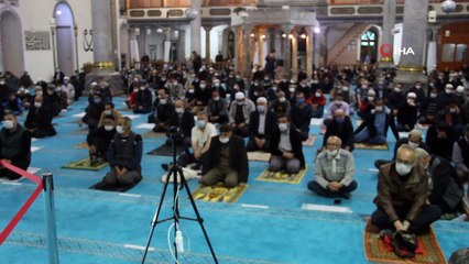 Kutlu gecede sevinç ve hüzün bir arada