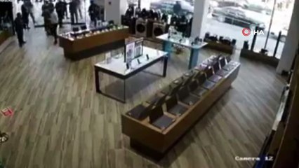 - Ermenistan'ın Berde'de sivillere füzeyle saldırdığı anlar kamerada