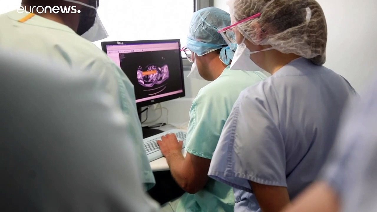 Εμανουέλ Μακρόν: «Από την Παρασκευή lockdown όπως στο πρώτο κύμα με εξαίρεση σχολεία κι εργασία»