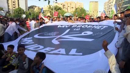 Dühödt tüntetések Macron ellen az iszlám világban