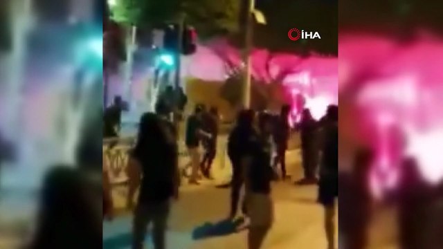 - Rum tarafı karıştı, polis aracını ateşe verdi