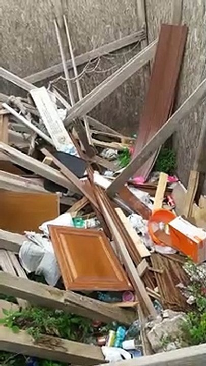 Andria: rifiuti  sotto la Chiesa della Madonna del Carmine