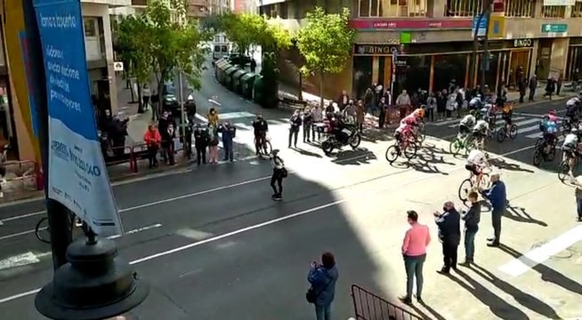 Identificada mujer que puso en riesgo a los participantes de la Vuelta Ciclista