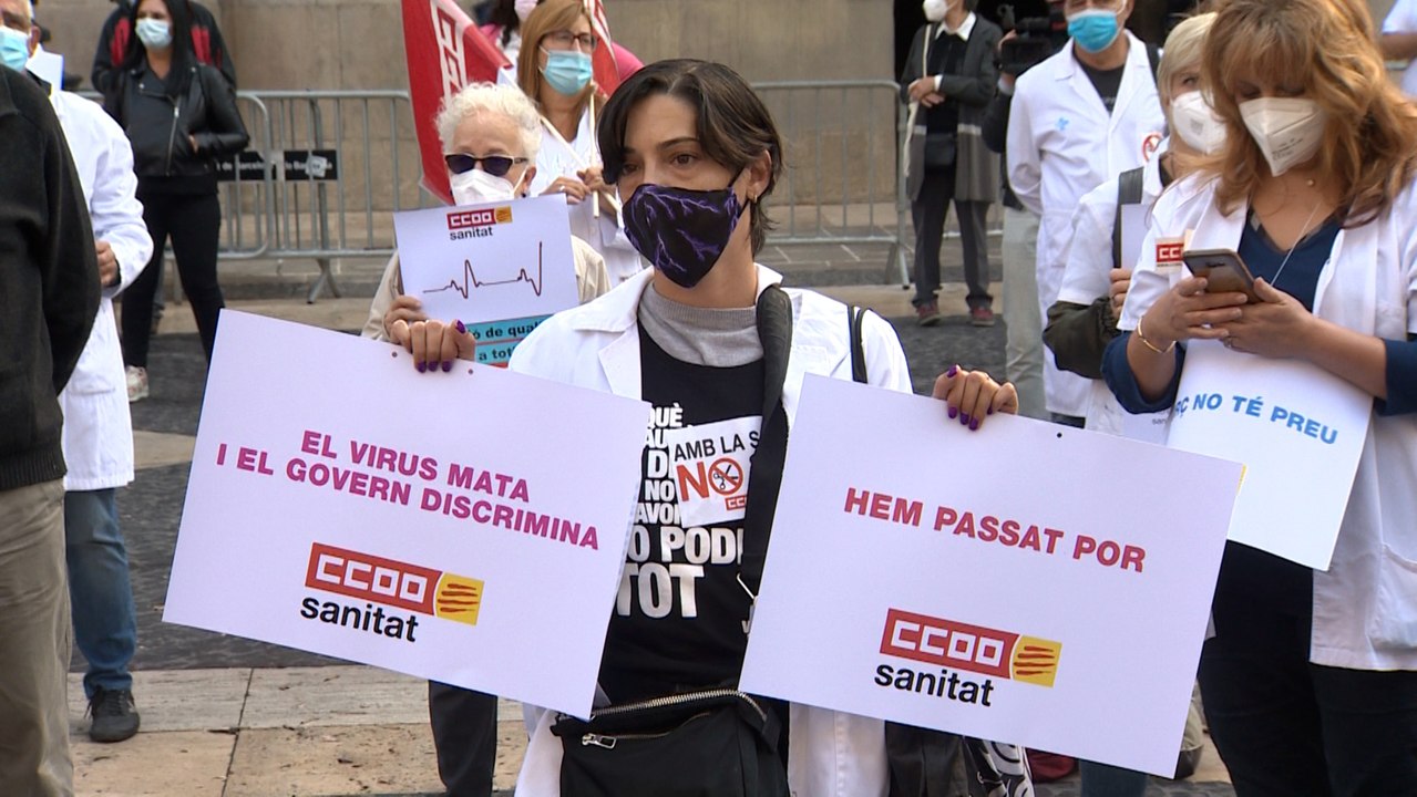 Sanitarios defienden la sanidad pública ante la Generalitat