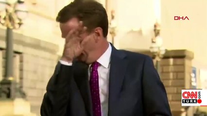 Muhabirin suratına yayın sırasında kuş çarptı | Video