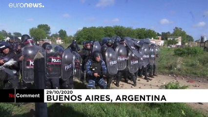 Clashes with police as illegal settlement in Buenos Aires evicted