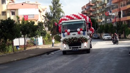 Kuşadası’ndaki Cumhuriyet coşkusu yağmur altında devam etti