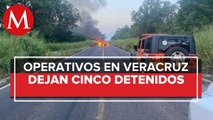 Queman vehículos y bloquean carreteras en Veracruz tras enfrentamiento