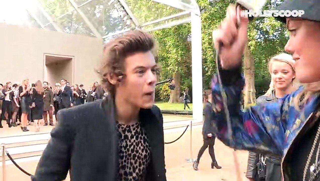 Harry Styles Stays at Fan’s House After Car BREAKS Down!